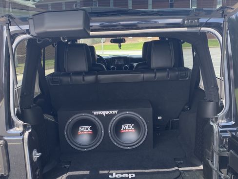 Used 2015 Jeep Wrangler Unlimited Sahara image 19