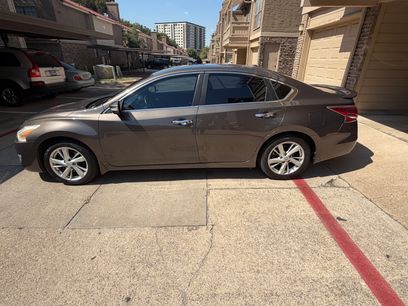 Used 2015 Nissan Altima 2.5 SL w/ Moonroof Package
