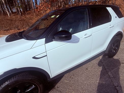 Used 2020 Land Rover Discovery Sport S image 6