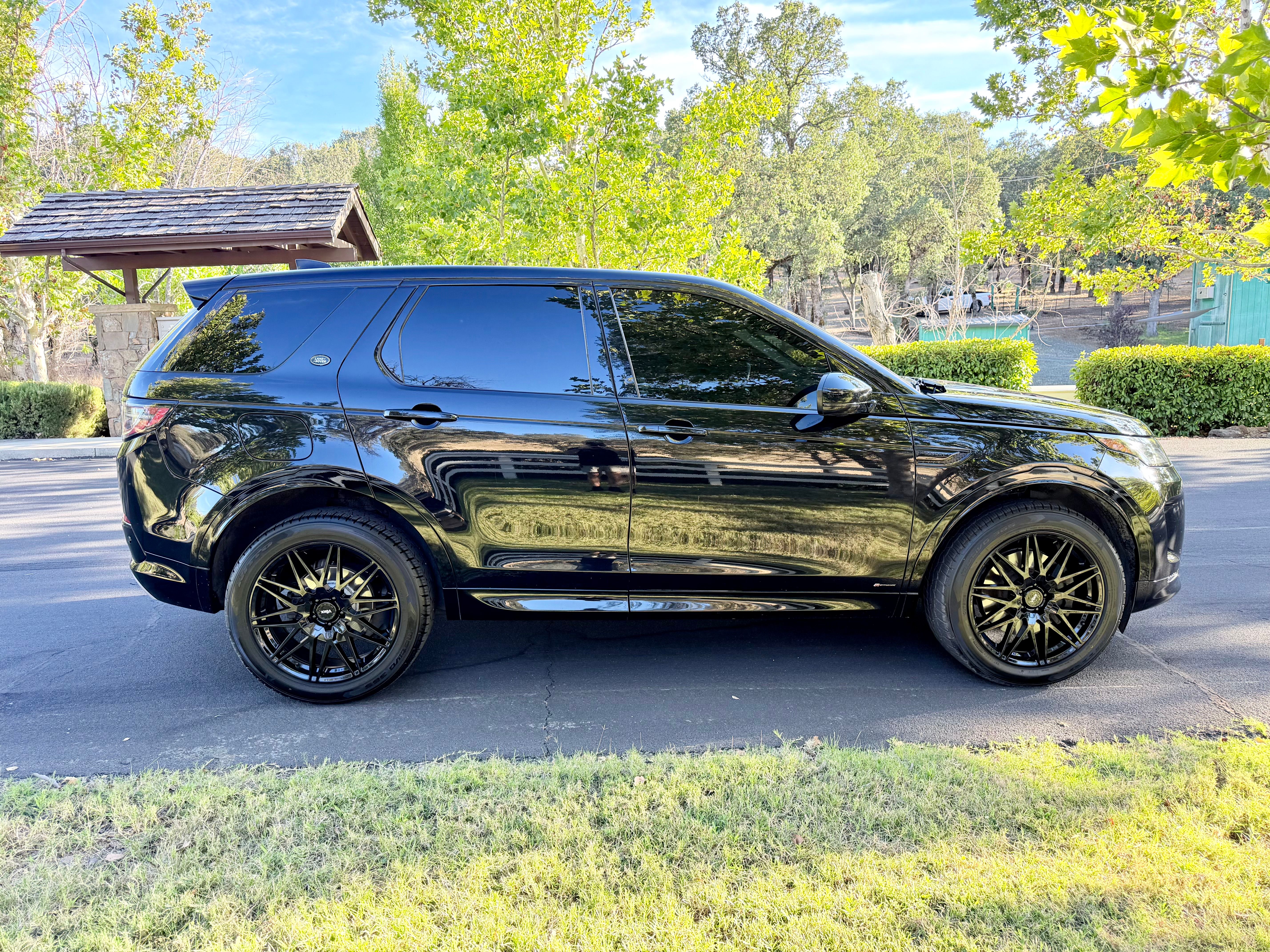 Used 2020 Land Rover Discovery Sport SE R-Dynamic AWD/4WD image 6