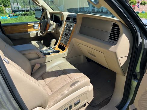 Used 2008 Lincoln Navigator 4WD image 11