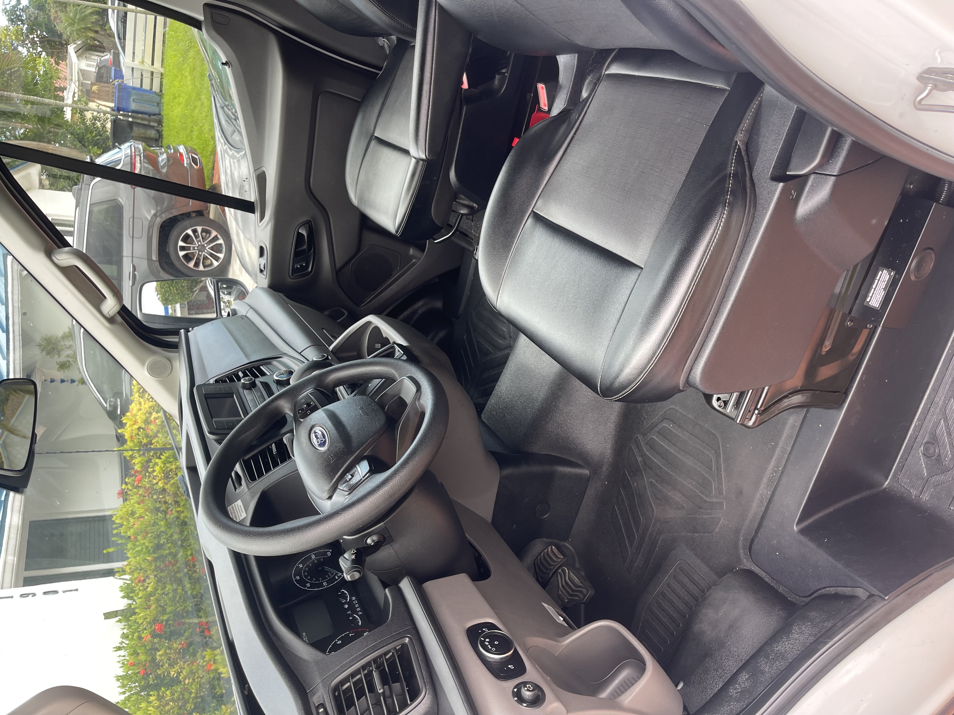 Used 2020 Ford Transit 150 XL RWD image 6