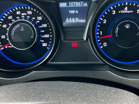 Used 2015 Hyundai Genesis 3.8 RWD image 2