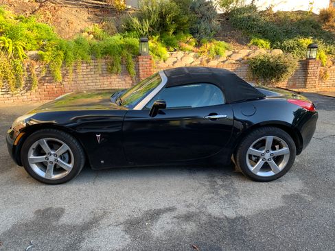 Used 2006 Pontiac Solstice Convertible w/ Premium Package image 11