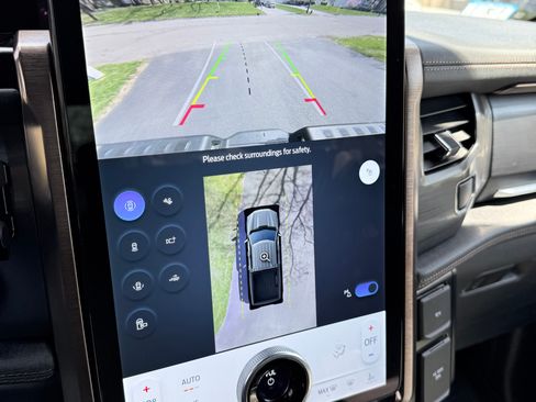 Used 2024 Ford F150 Lightning Lariat image 15