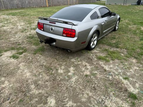 Used 2009 Ford Mustang GT Premium image 4