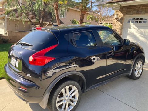 Used 2011 Nissan Juke SL image 2