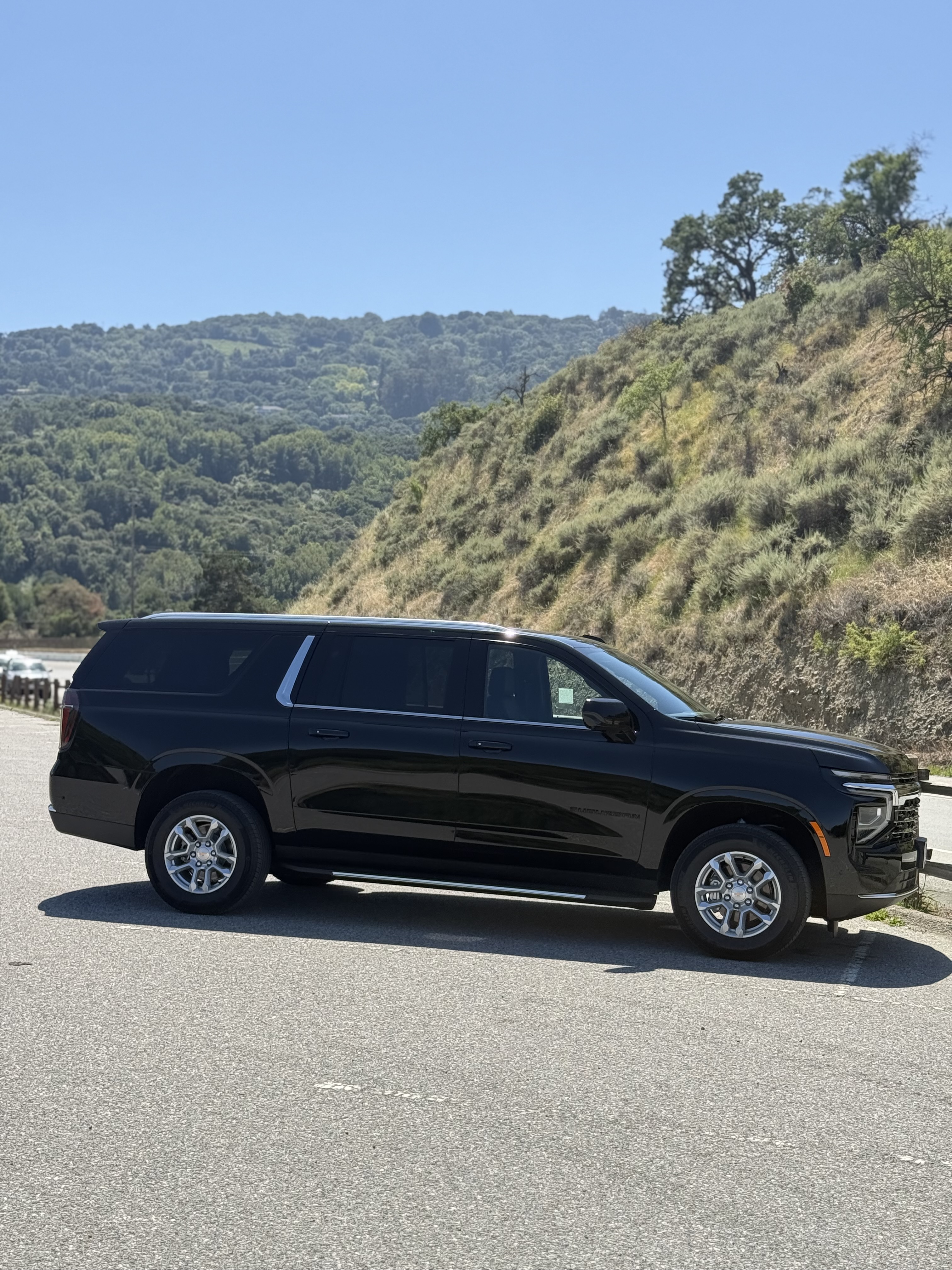 Used 2026 Chevrolet Suburban LT w/ LPO, Dark Essentials Package AWD/4WD image 2