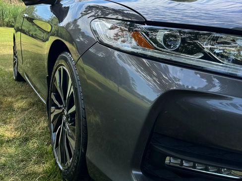 Used 2017 Honda Accord EX-L image 6
