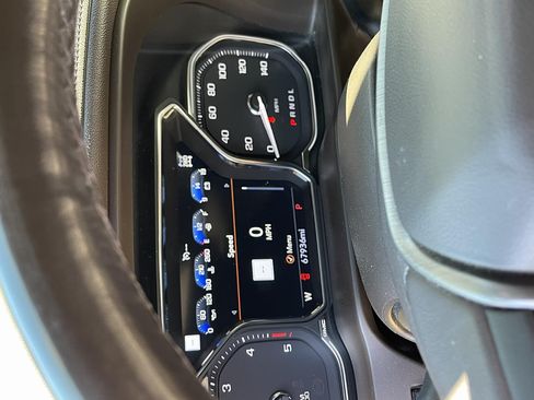 Used 2021 GMC Sierra 2500 Denali w/ Denali Black Diamond Edition image 9