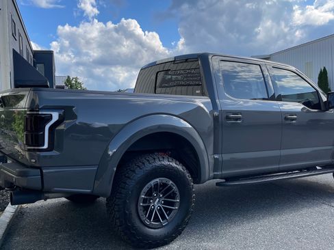 Used 2020 Ford F150 Raptor w/ Equipment Group 802A Luxury image 19