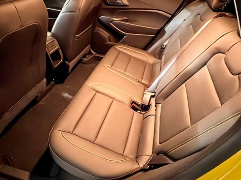 Used 2024 Chevrolet Trax ACTIV w/ Sunroof Package image 12