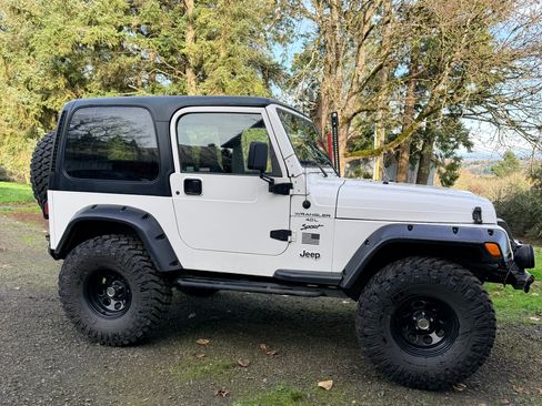 Used 2000 Jeep Wrangler Sport image 2