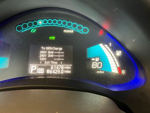 Used 2015 Nissan Leaf SV w/ LED & Quick Charge Package image 10