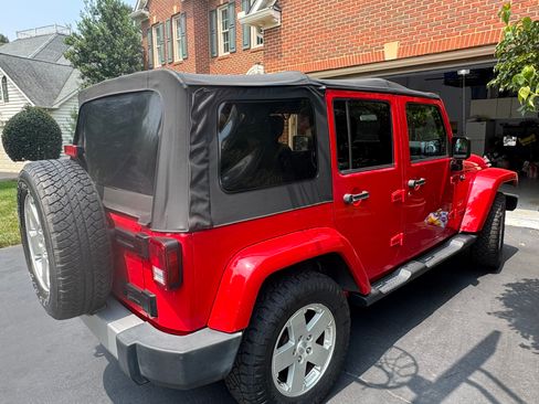 Used 2012 Jeep Wrangler Unlimited Sahara AWD/4WD image 4