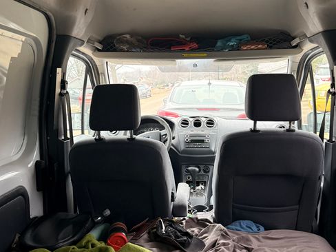 Used 2013 Ford Transit Connect XLT image 9