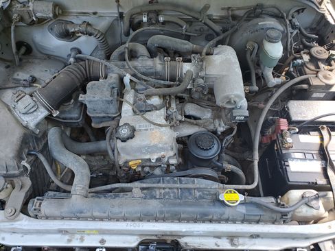 Used 2001 Toyota Tacoma Short Bed image 9