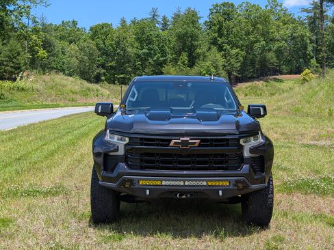 Used 2022 Chevrolet Silverado 1500 LT Trail Boss w/ LT Trail Boss Premium Package image 4