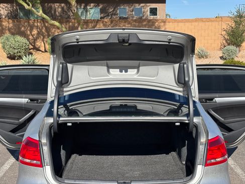 Used 2013 Volkswagen Passat TDI SE image 16