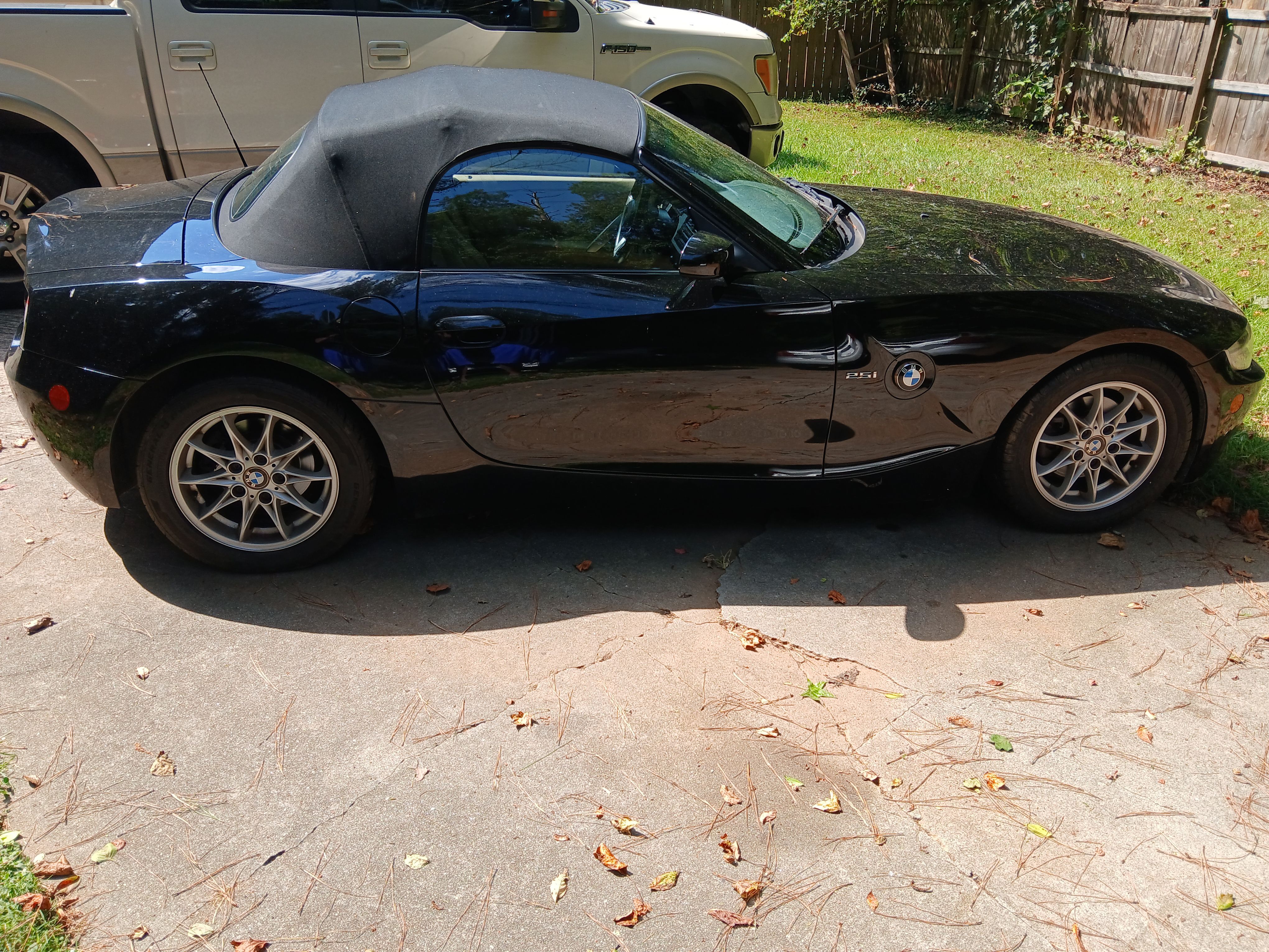 Used 2005 BMW Z4 2.5i RWD image 4