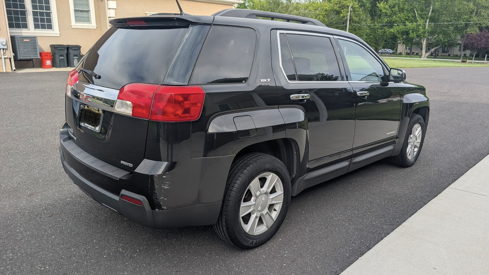 Used 2012 GMC Terrain SLT w/ LPO, Chrome Package AWD/4WD image 2
