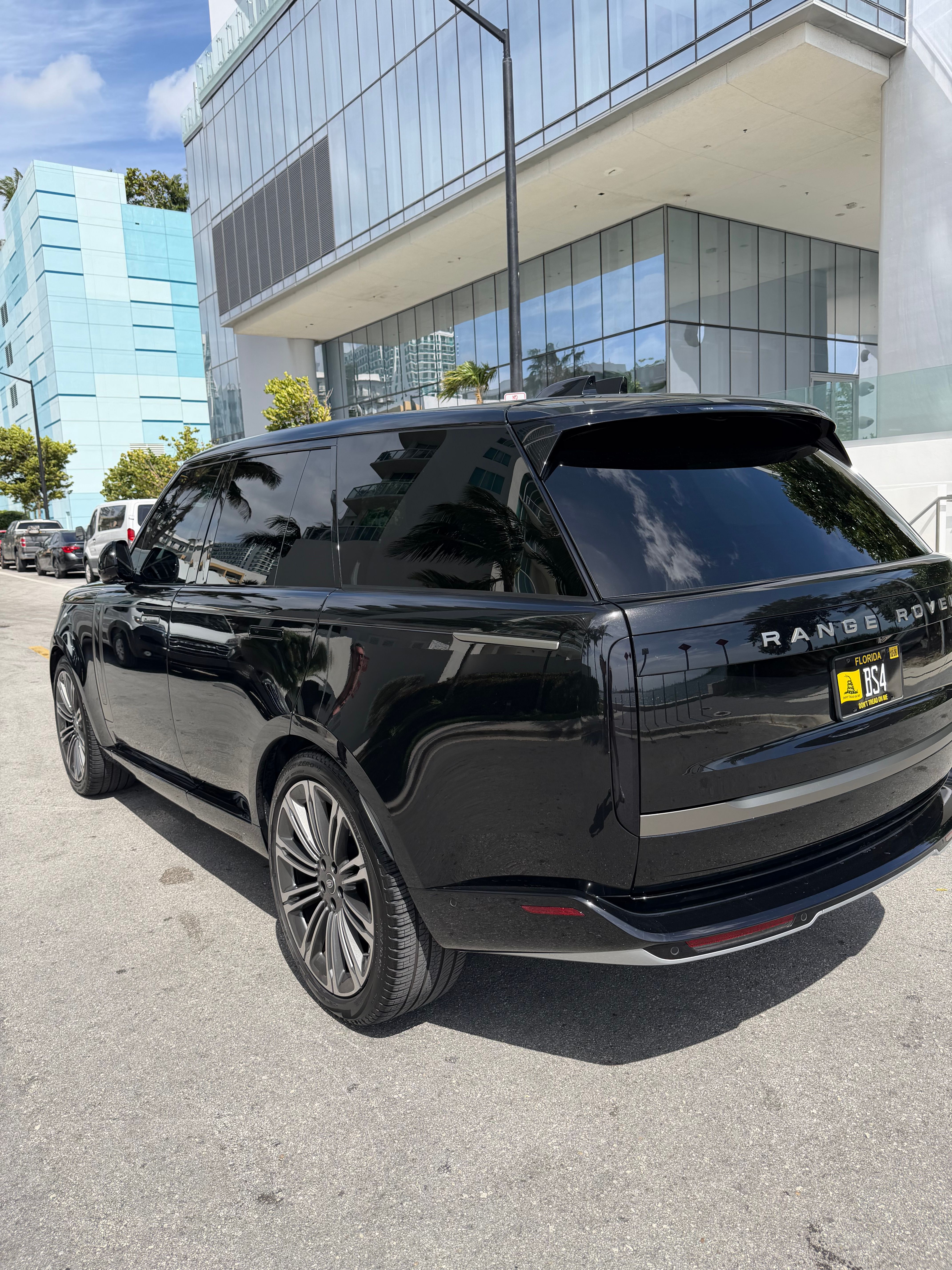 Used 2024 Land Rover Range Rover SE AWD/4WD image 9