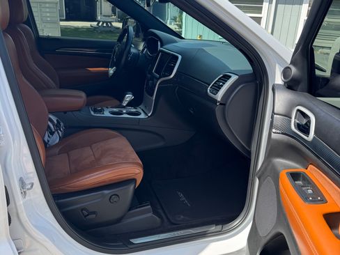Used 2018 Jeep Grand Cherokee SRT AWD/4WD image 14