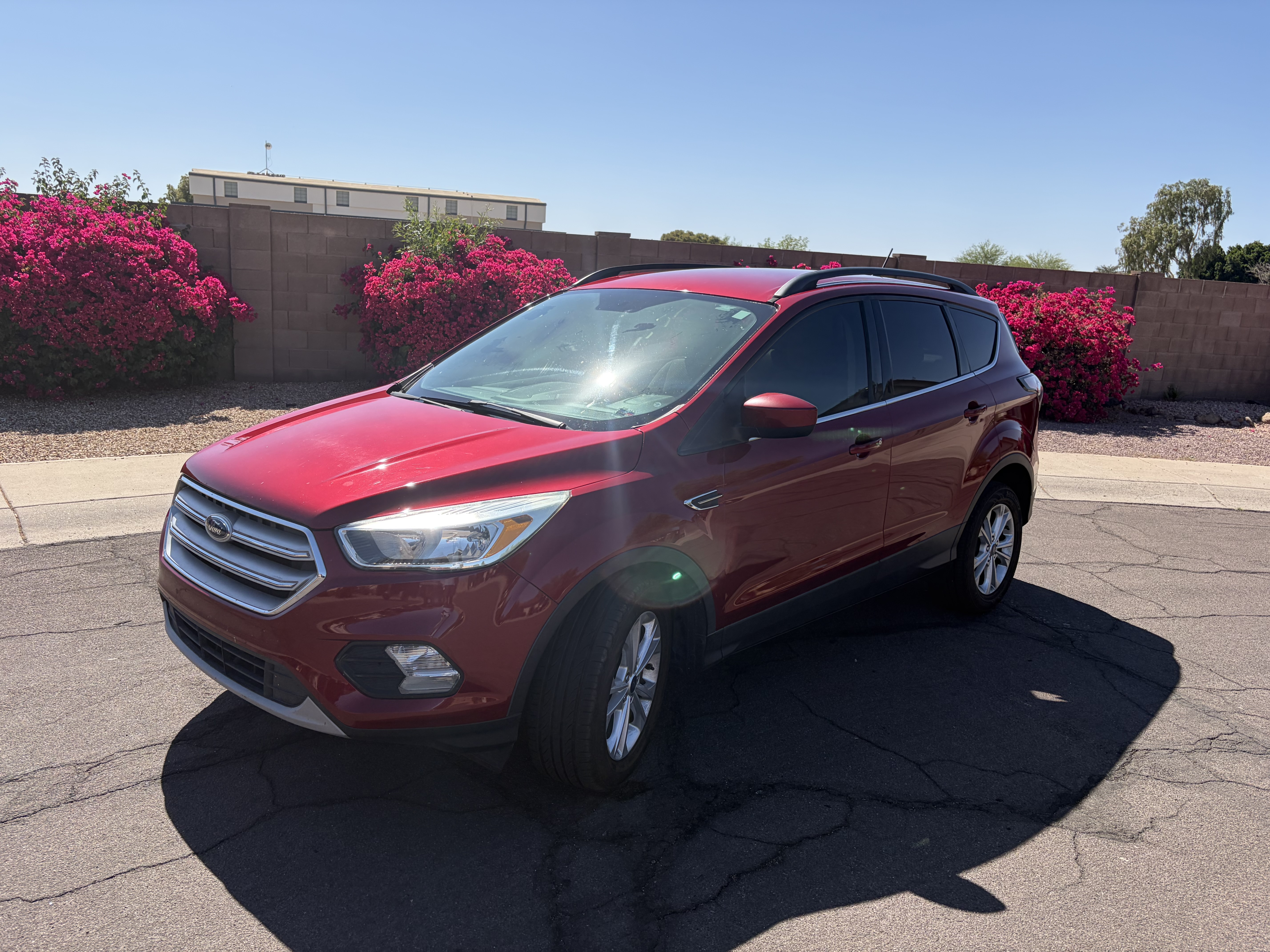 Used 2018 Ford Escape SE w/ SE Sync 3 Package FWD image 4