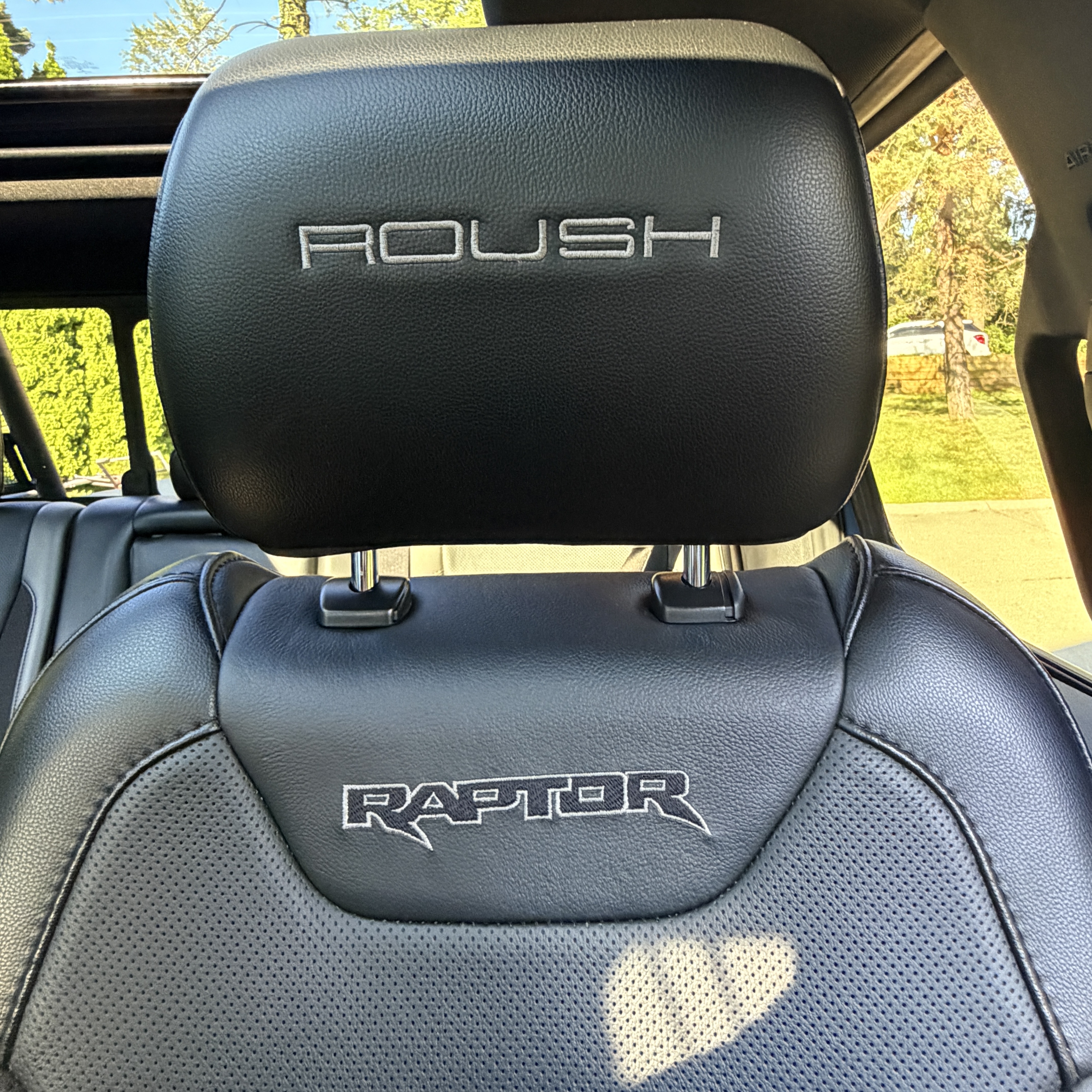 Used 2019 Ford F150 Raptor w/ Equipment Group 802A Luxury AWD/4WD image 13