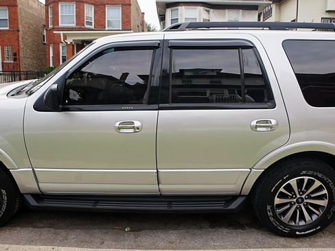 Used 2016 Ford Expedition XLT AWD/4WD image 1
