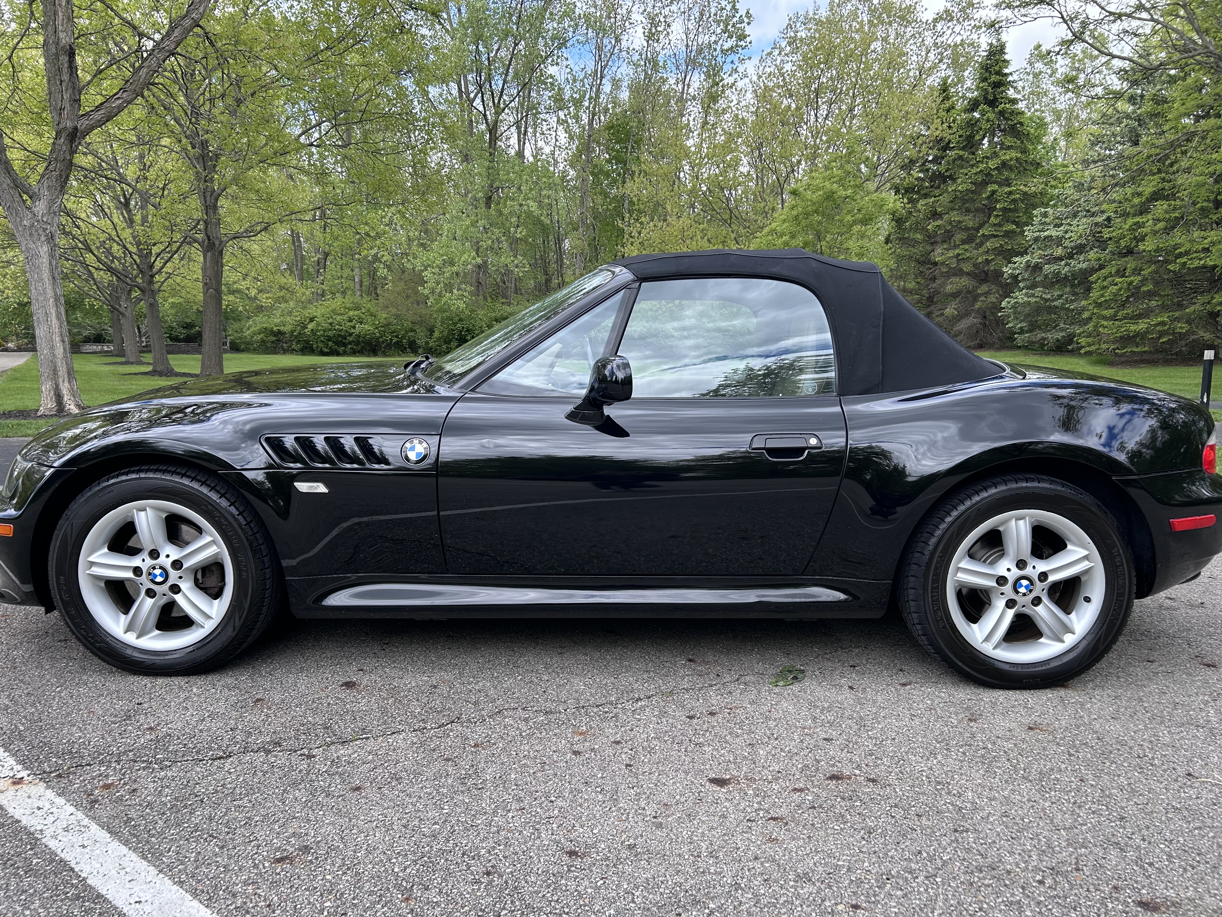 Used 2000 BMW Z3 2.5i RWD image 9
