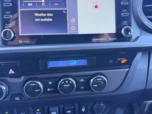 Used 2023 Toyota Tacoma TRD Off-Road image 12