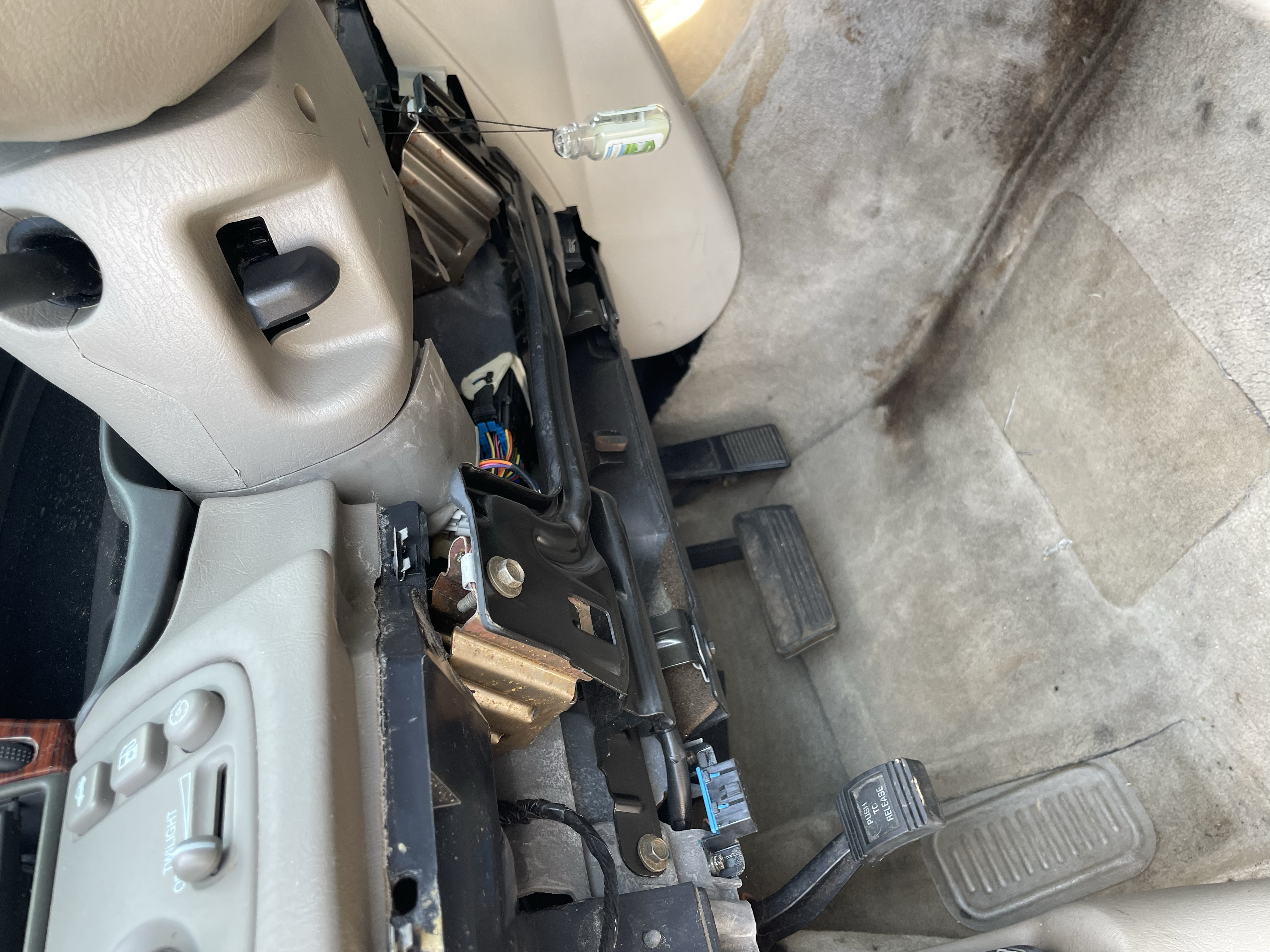 Used 2004 Cadillac De Ville w/ Equipment Group FWD image 11