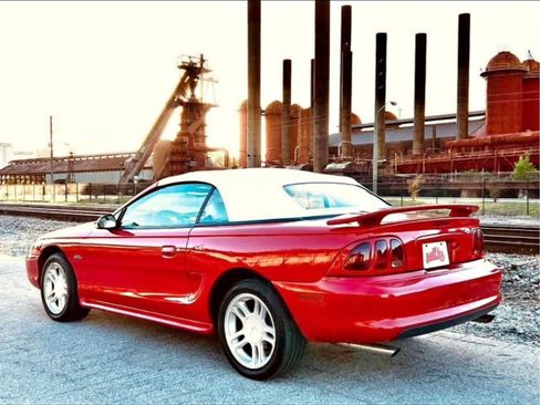 Used 1996 Ford Mustang GT image 1