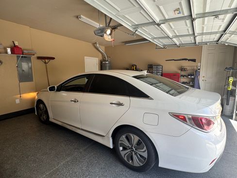 Used 2013 Hyundai Sonata Limited FWD image 2
