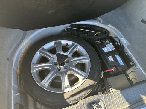 Used 2005 Jaguar XJ8 image 17