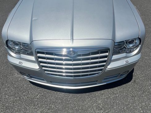Used 2006 Chrysler 300 SRT8 w/ SRT Option Group II RWD image 4