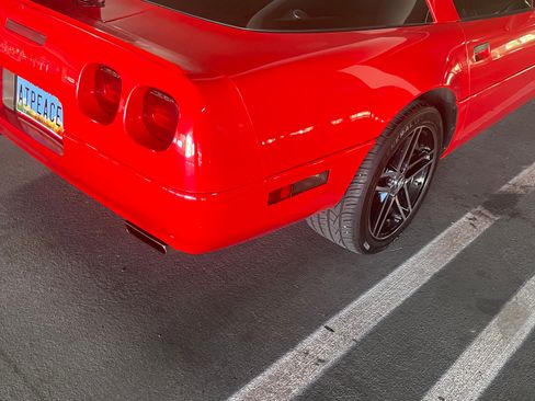 Used 1994 Chevrolet Corvette Coupe RWD image 13