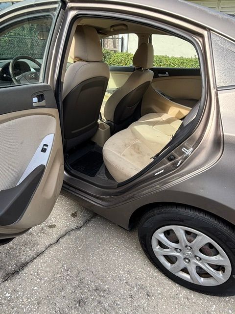 Used 2013 Hyundai Accent GLS FWD image 9
