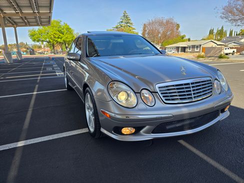 Used 2005 Mercedes-Benz E 500 Sedan image 17