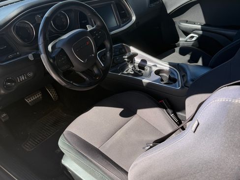 Used 2016 Dodge Challenger R/T RWD image 17