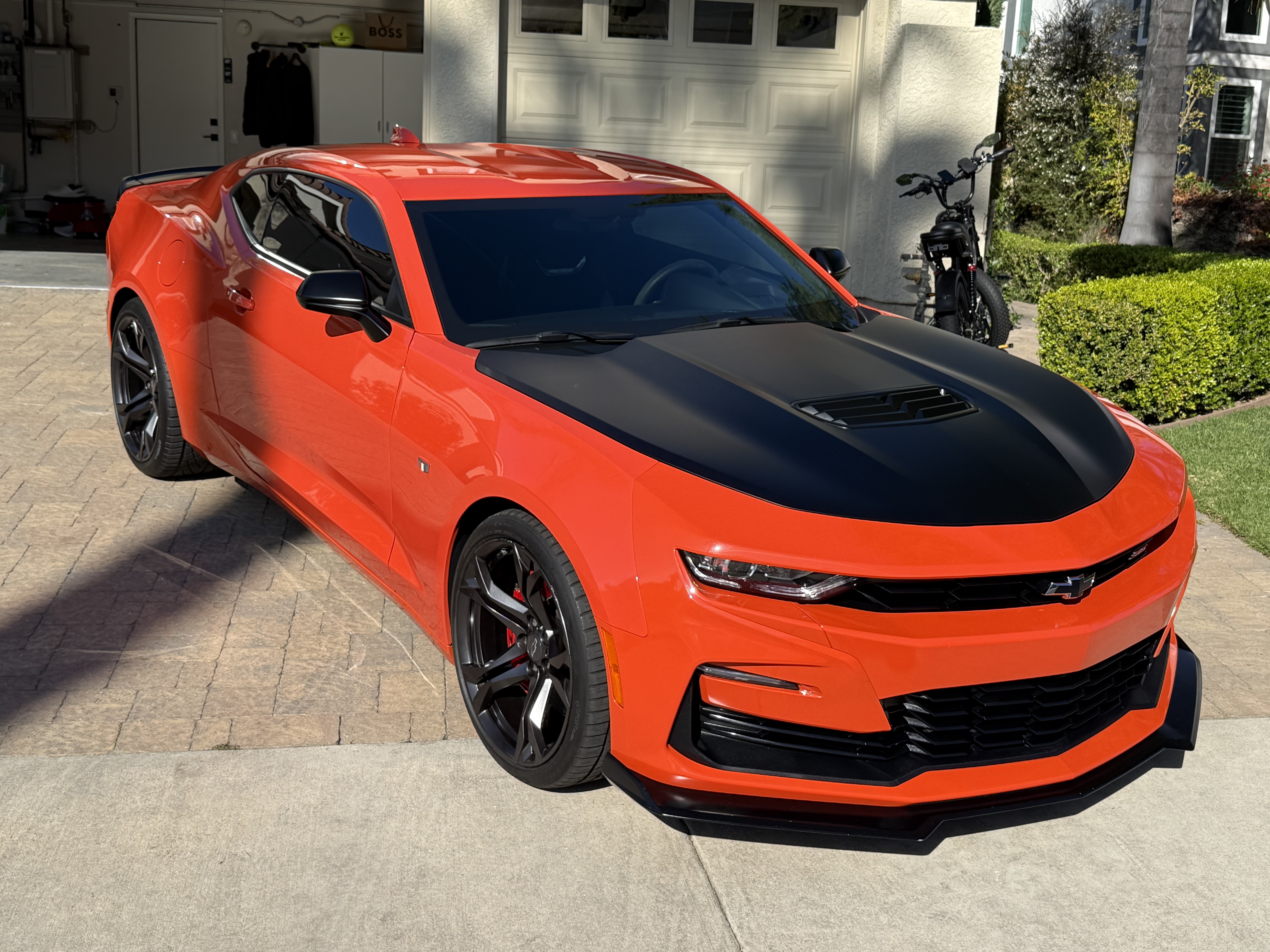 Used 2021 Chevrolet Camaro SS RWD image 1