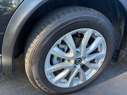 Used 2021 Nissan Rogue Sport SV image 26