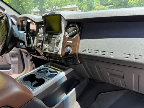 Used 2016 Ford F250 Platinum AWD/4WD image 8