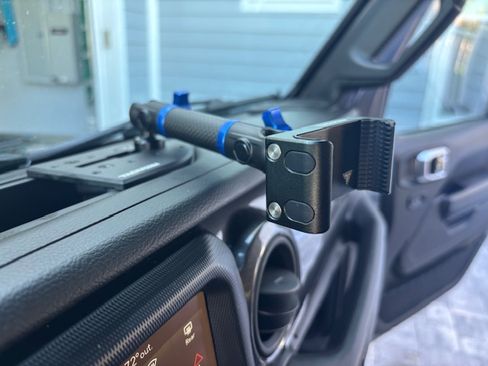 Used 2023 Jeep Gladiator Sport image 24