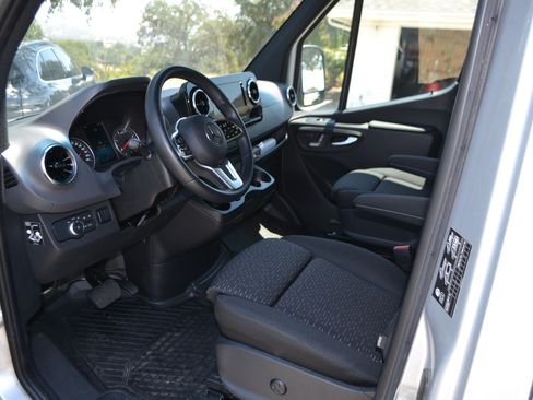 Used 2022 Mercedes-Benz Sprinter 3500 image 15