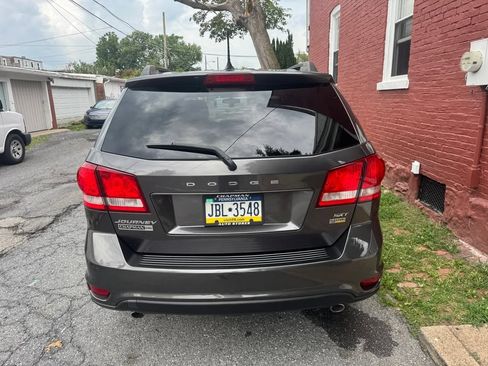 Used 2017 Dodge Journey SXT w/ Comfort/Convenience Group image 6