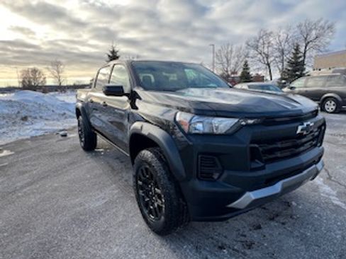 Used 2023 Chevrolet Colorado Trail Boss w/ Technology Package image 9