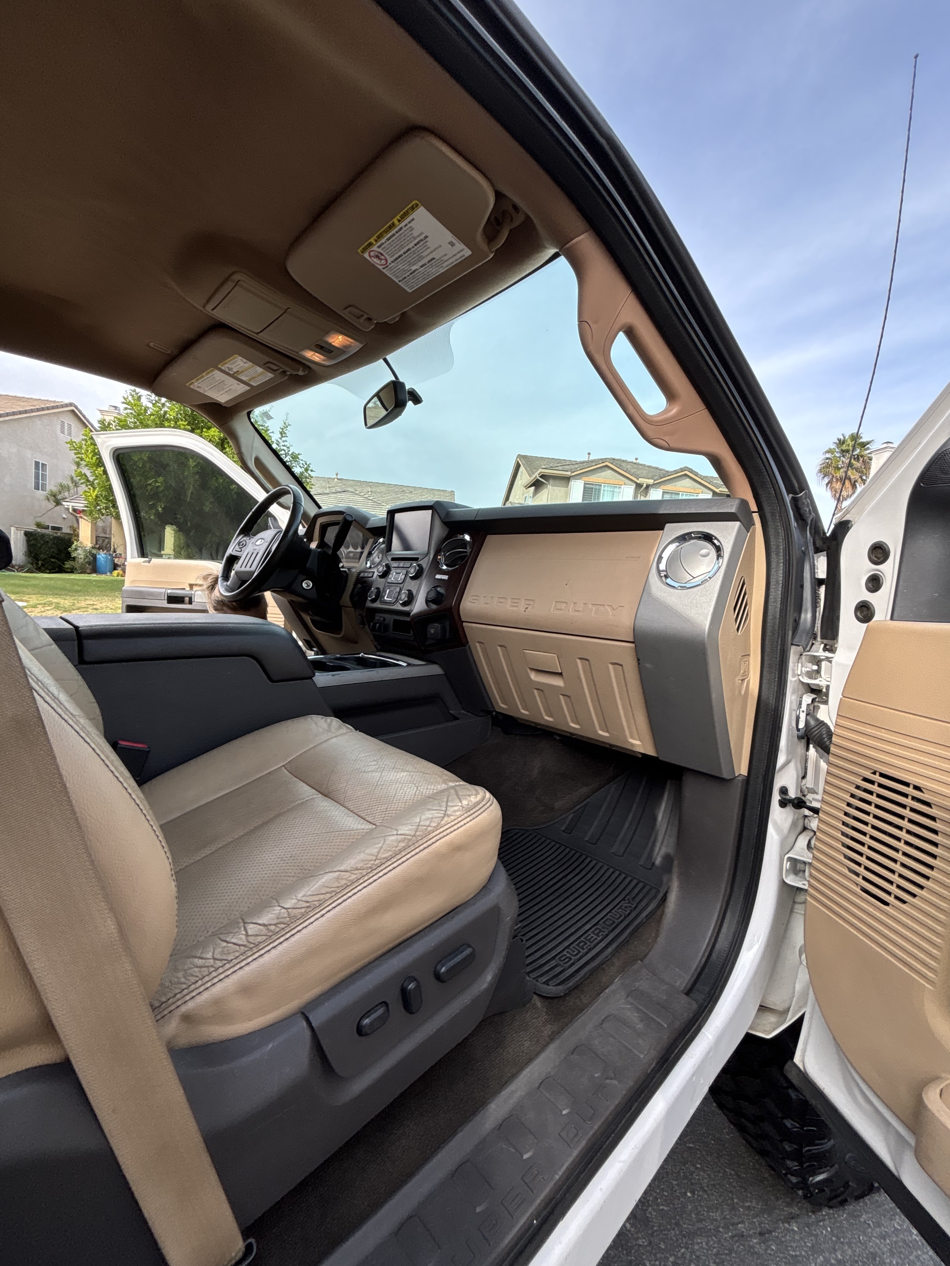 Used 2014 Ford F250 Lariat w/ FX4 Off-Road Package AWD/4WD image 15