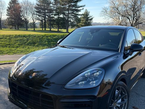 Used 2020 Porsche Cayenne image 4